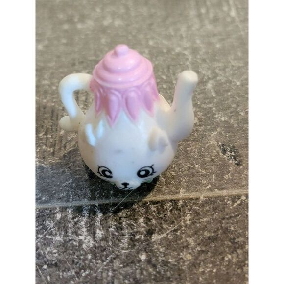 Mini white cat teapot moose Shopkins toy figure - Picture 1 of 5